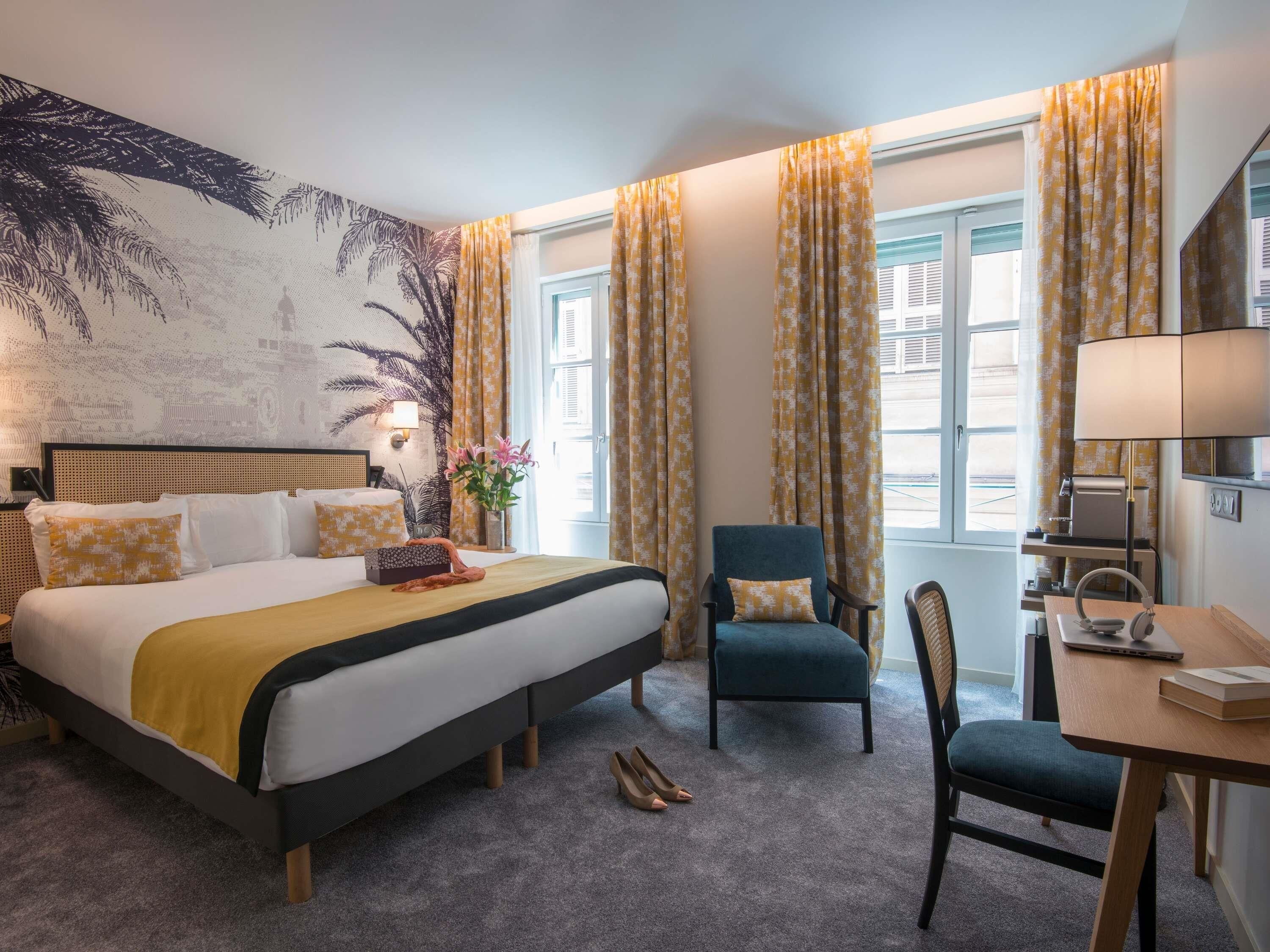 Premium bedding, in-room safe, desk, blackout drapes