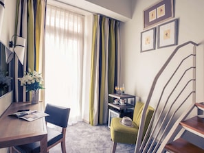 Classic Room | Premium bedding, in-room safe, desk, blackout curtains
