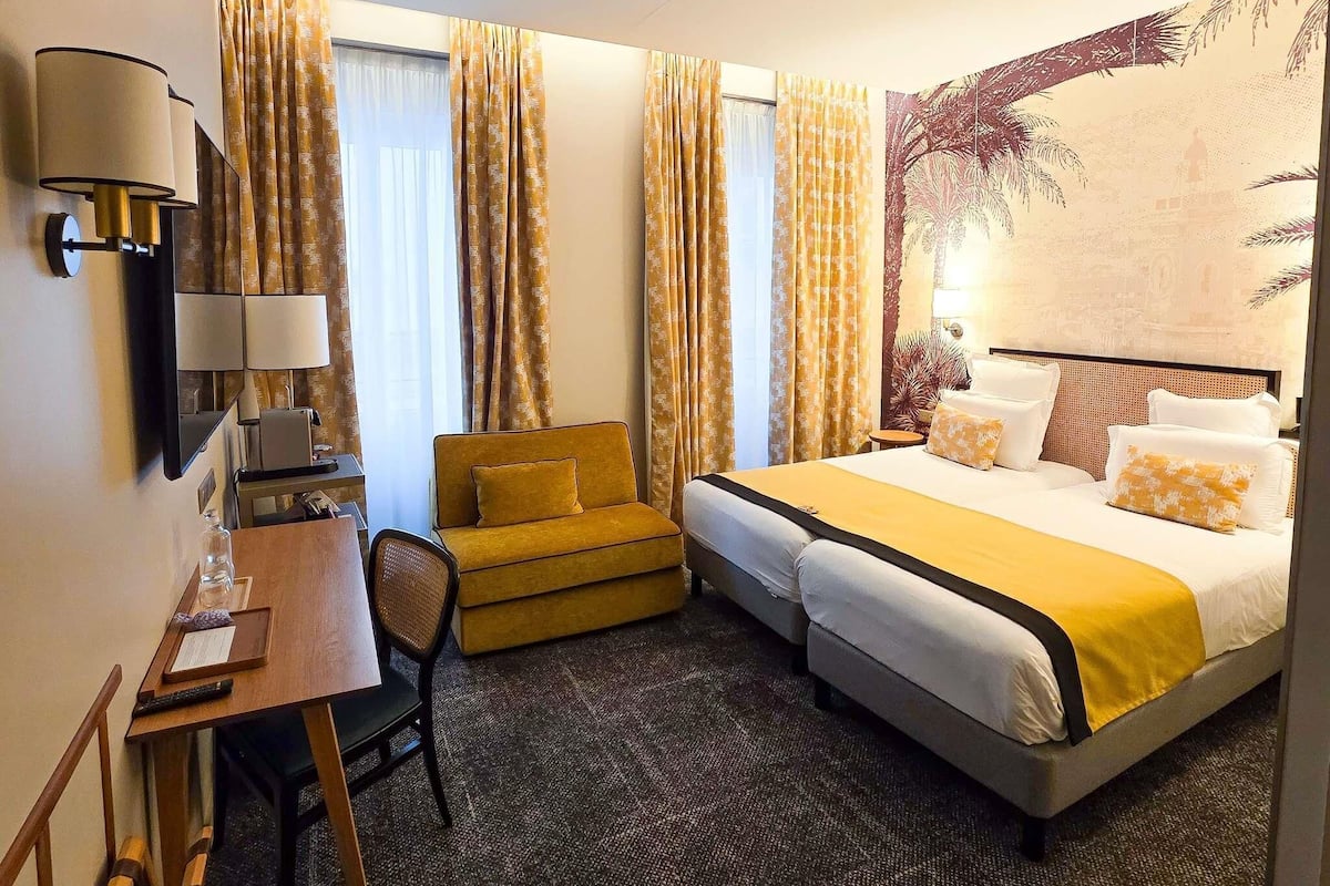 Privilege, Chambre Triple, 1 lit double et 1 canapé-lit
