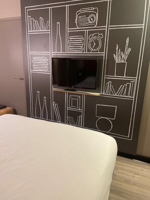 Chambre Exécutive, 1 lit double | Literie de qualité supérieure, bureau