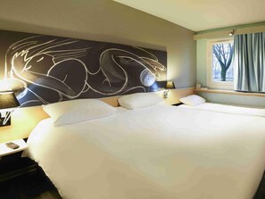 Premium bedding, desk, laptop workspace, soundproofing - ibis Bourg En Bresse (Bourg-en-Bresse)