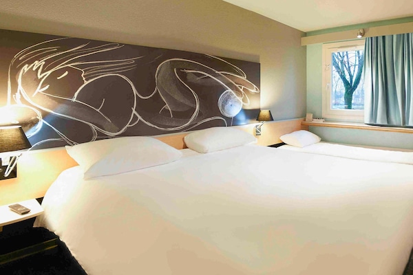 Standard Room, 1 Double Bed | Premium bedding, desk, laptop workspace, soundproofing