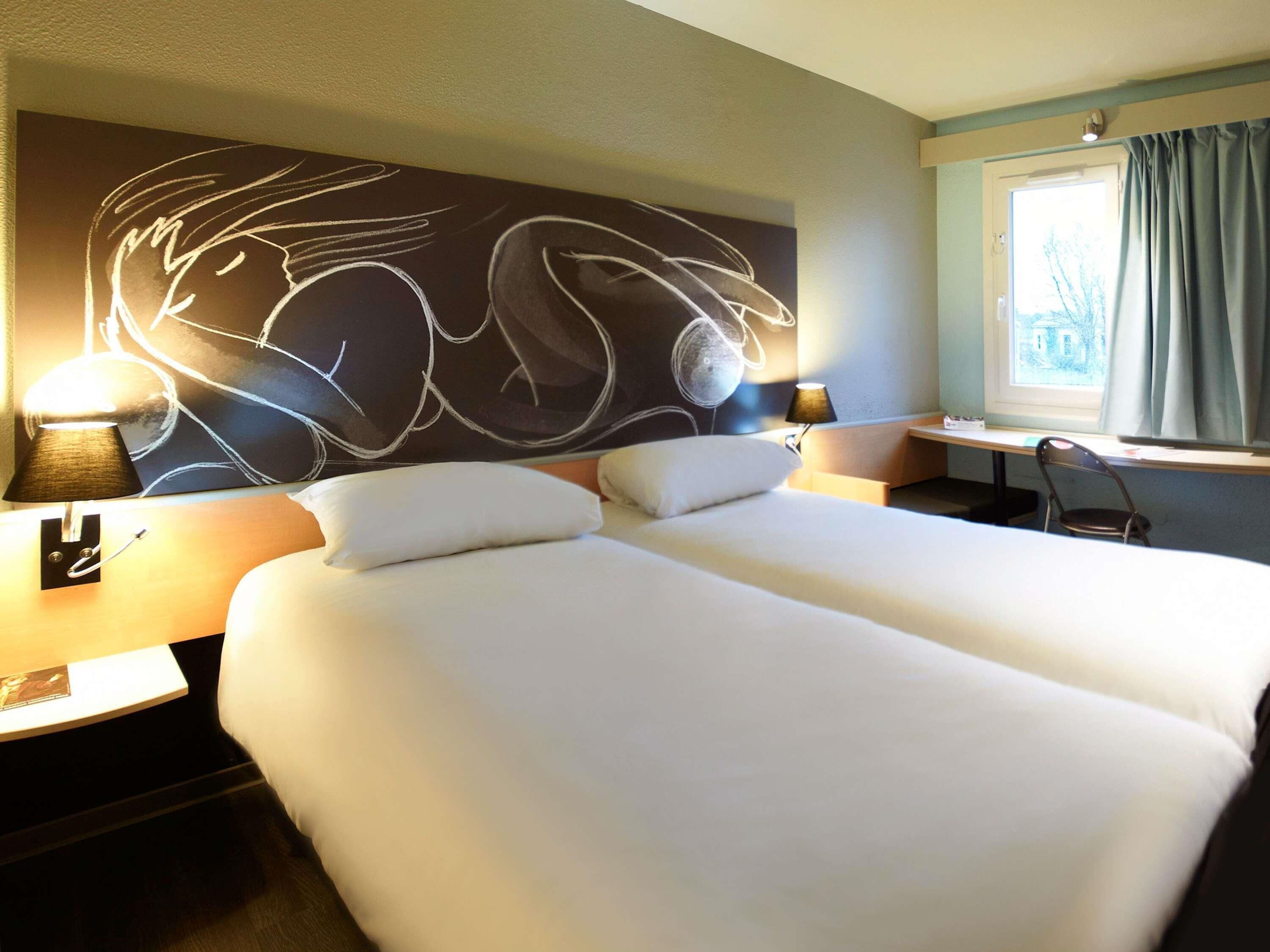 Standard Room, 2 Twin Beds | Premium bedding, desk, laptop workspace, soundproofing