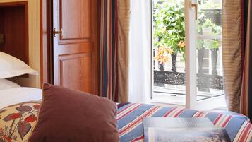 Hypoallergeen beddengoed, een minibar, een kluis op de kamer