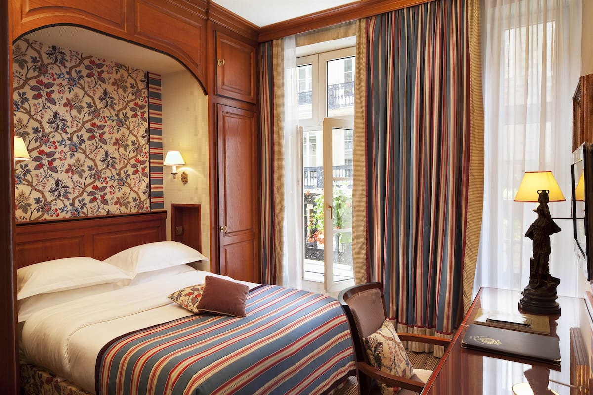 Ropa de cama hipoalergénica y minibar