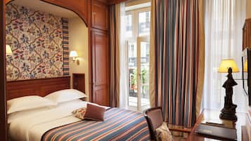 Literie hypoallergénique, minibar, coffres-forts dans les chambres