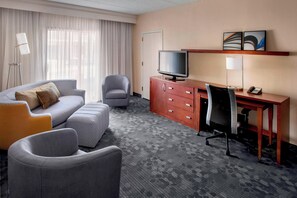 Flat-screen TV - Courtyard By Marriott Hartford/Windsor Airport (Windsor)