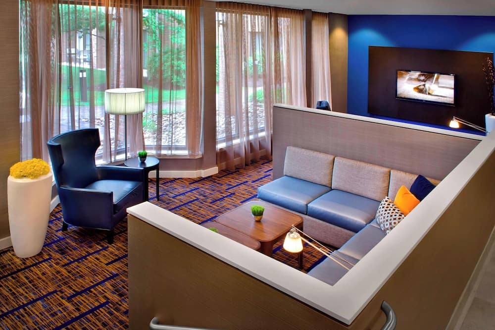 Courtyard By Marriott Hartford/Windsor Airport