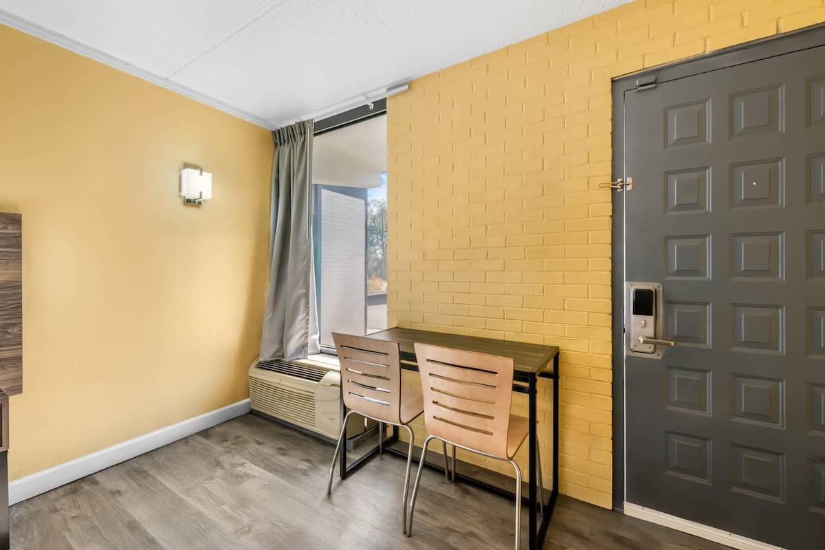 Room, 1 King Bed, Accessible, Non Smoking