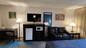 Zimmer, 1 King-Bett, Nichtraucher (Upgrade) | Essbereich im Zimmer