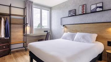 Standardzimmer, 1 Doppelbett | Hochwertige Bettwaren, Zimmersafe, Schreibtisch