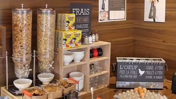 Daily buffet breakfast (EUR 9.90 per person)