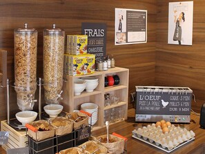 Daily buffet breakfast (EUR 9.90 per person)