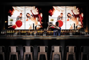3 bares/lounges, bar de esportes