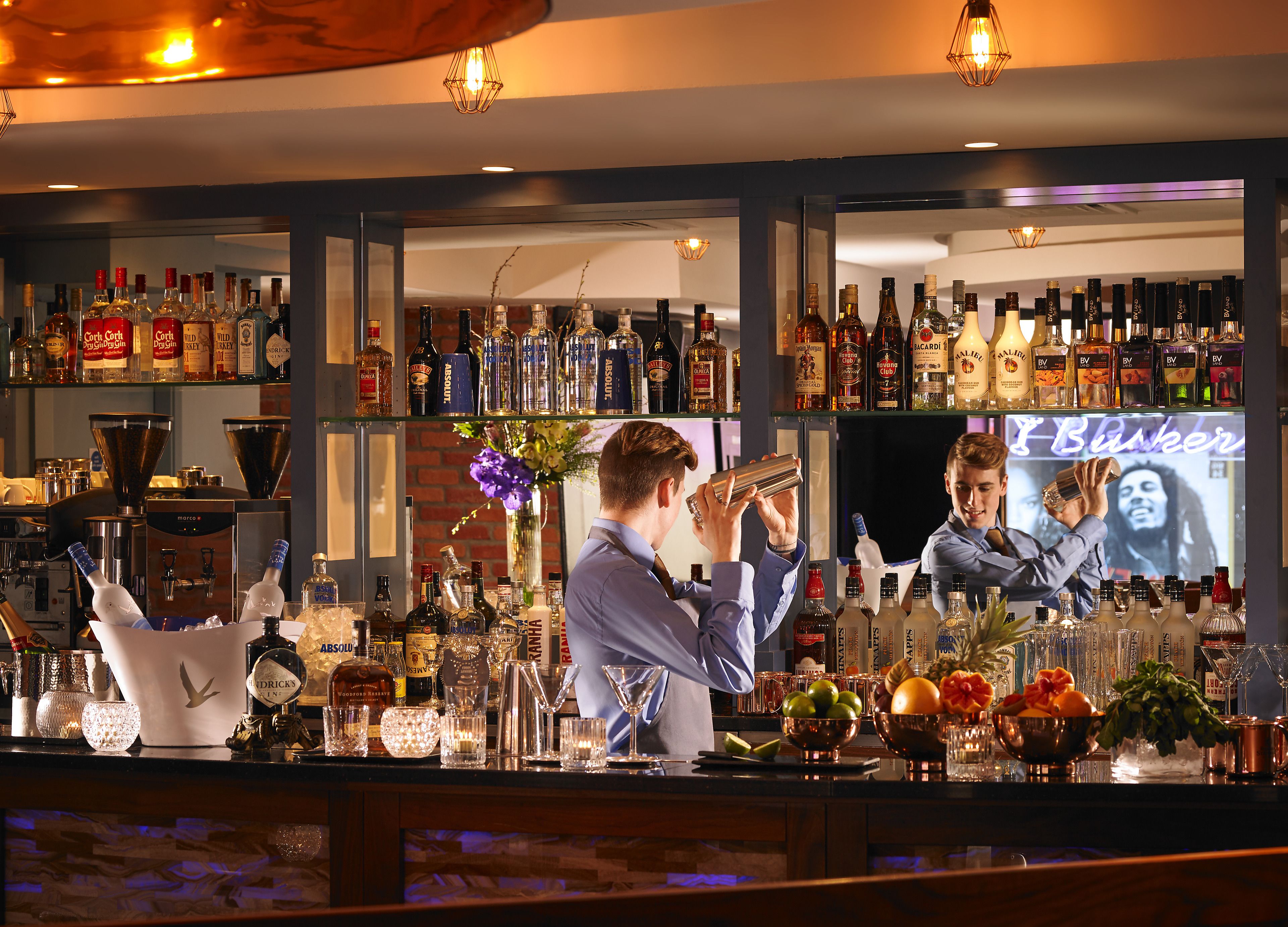 3 bars/lounges, sports bar