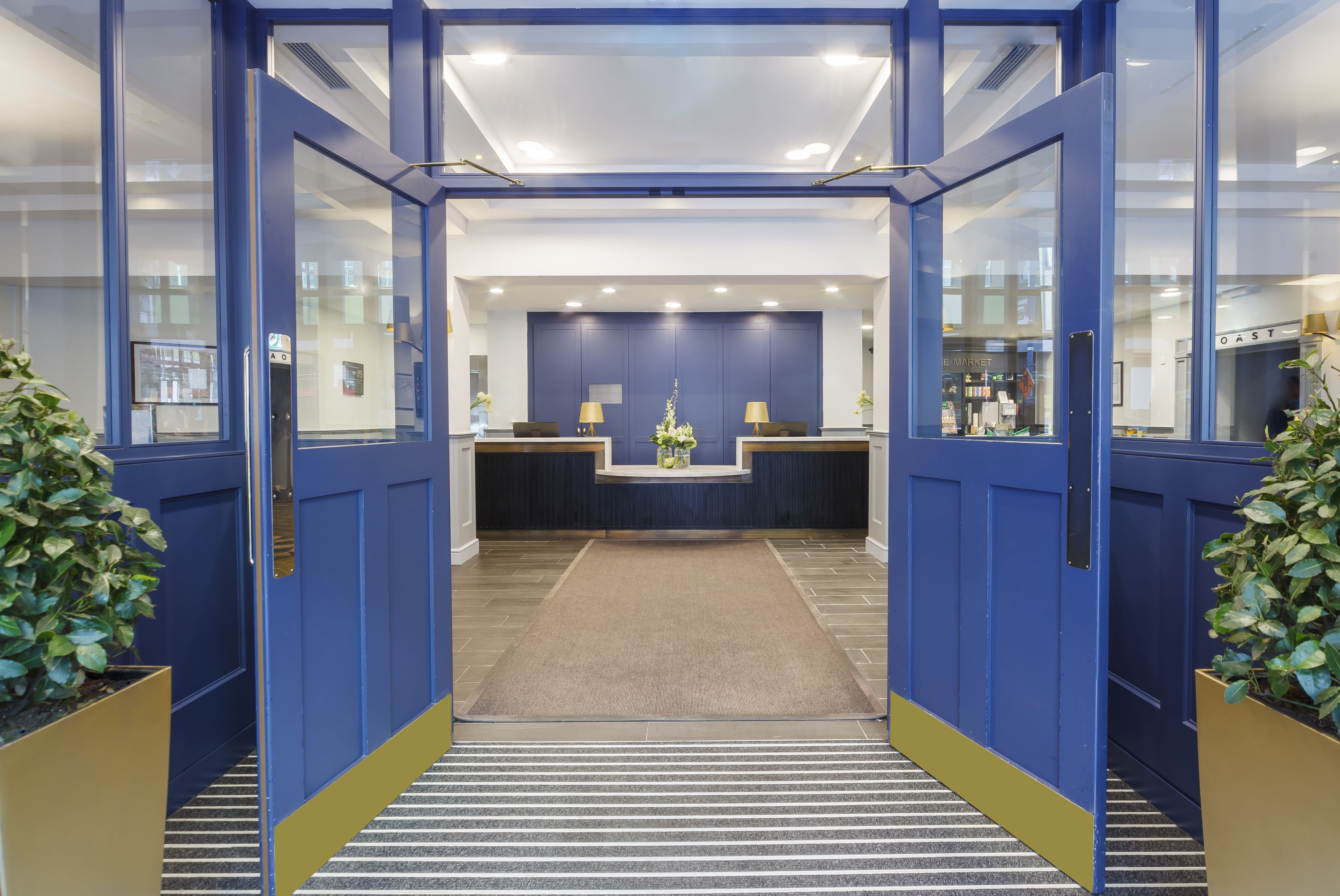 Check-in/check-out kiosk