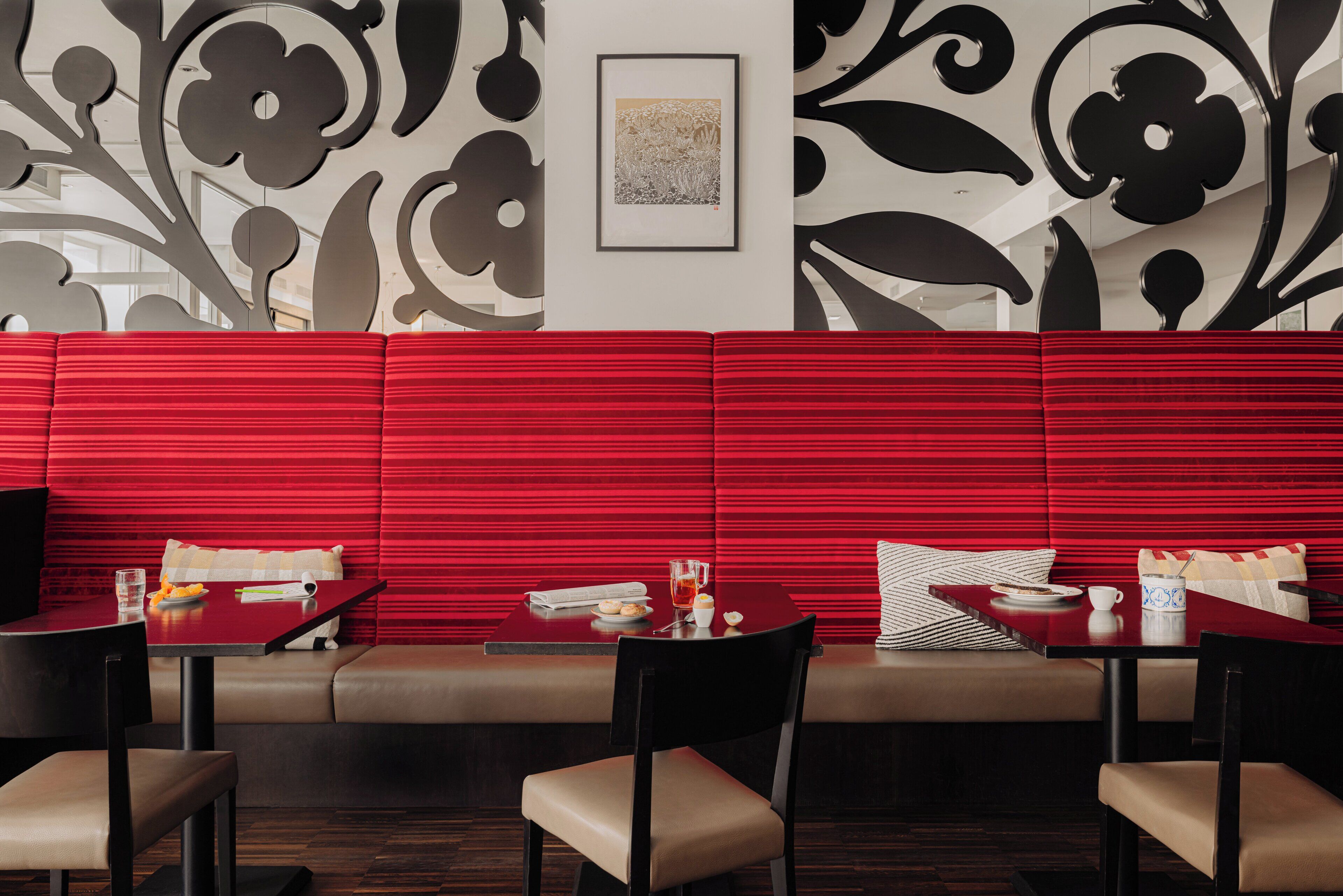 Café da manhã com buffet diário (EUR 17.50 por pessoa) 