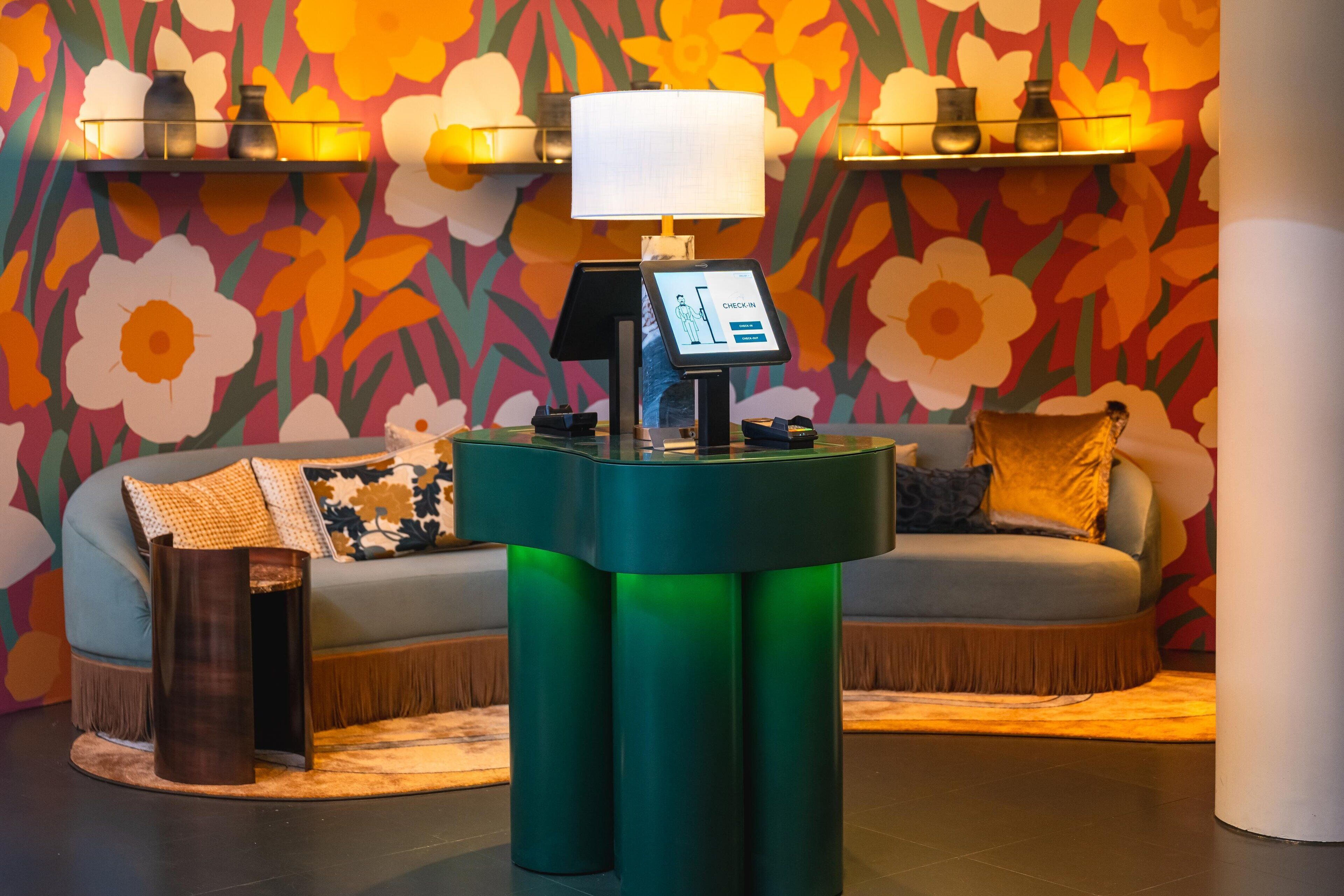Lobby lounge