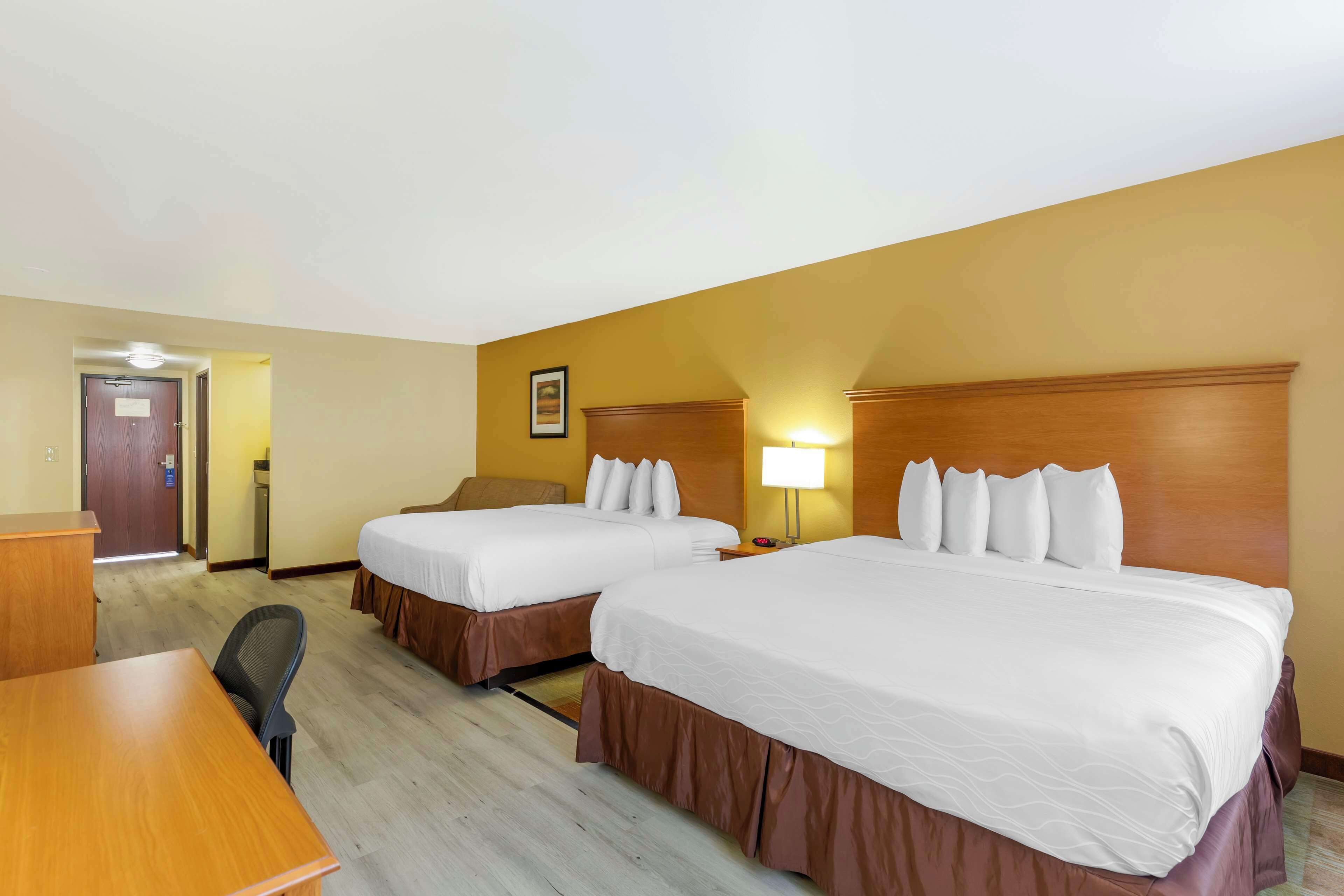 standard room, multiple beds, non smoking, microwave (oversized room) | blackout curtains, iron/ironing board, cots/infant beds, rollaway beds