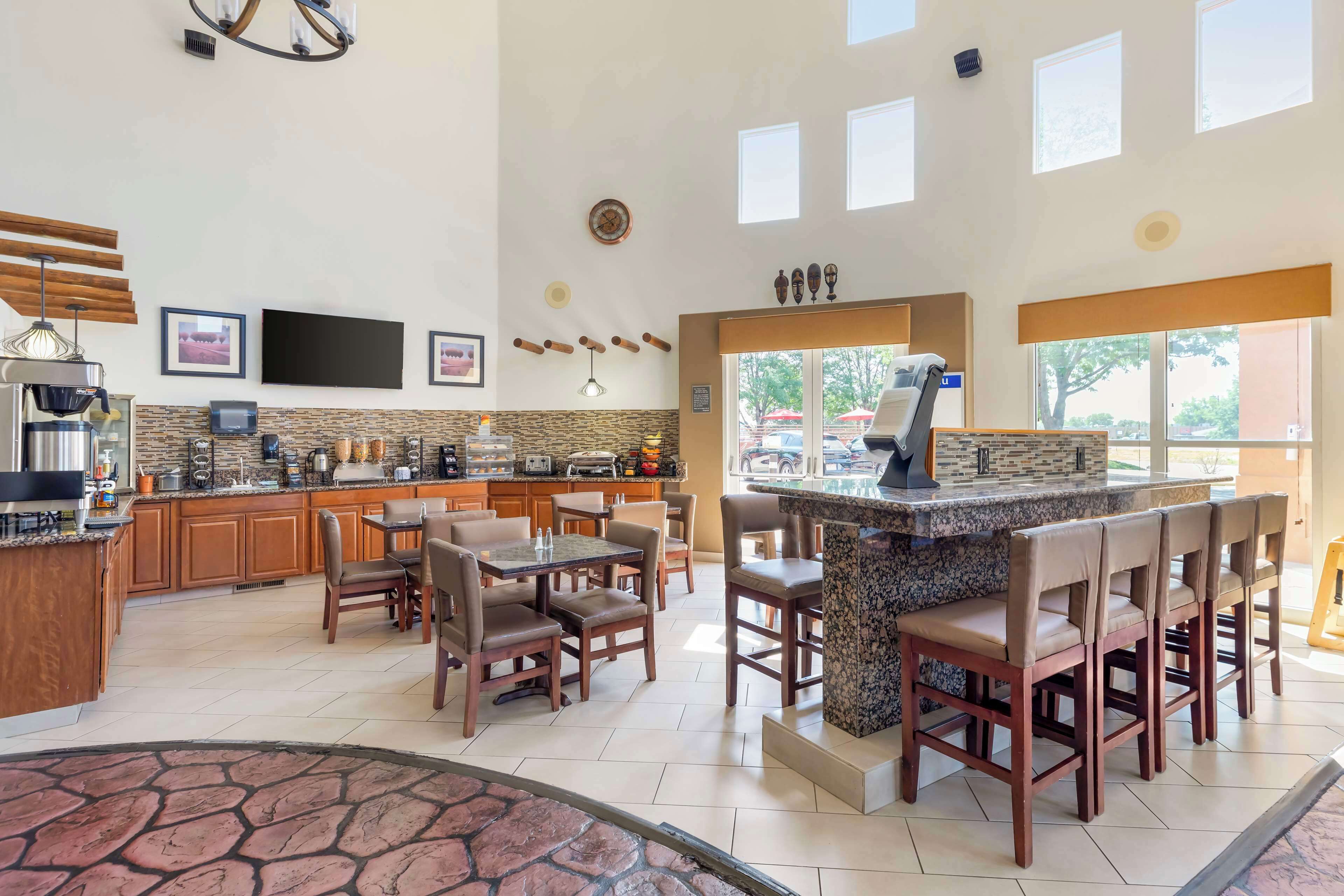 free daily continental breakfast