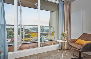 Kahden hengen comfort-huone (yksi tai kaksi sänkyä), 1 suuri parisänky, osittainen valtamerinäköala | Näkymä huoneesta