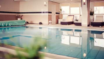 Indendørs pool