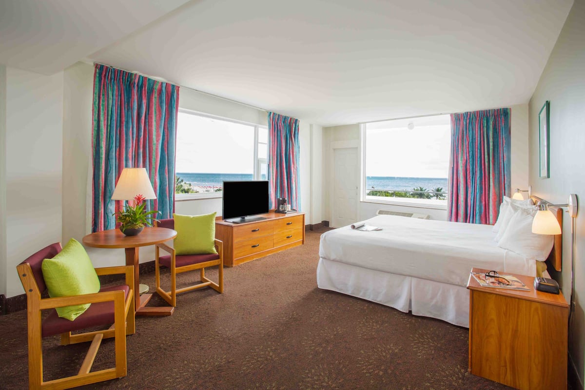 Premium bedding, pillowtop beds, in-room safe, desk