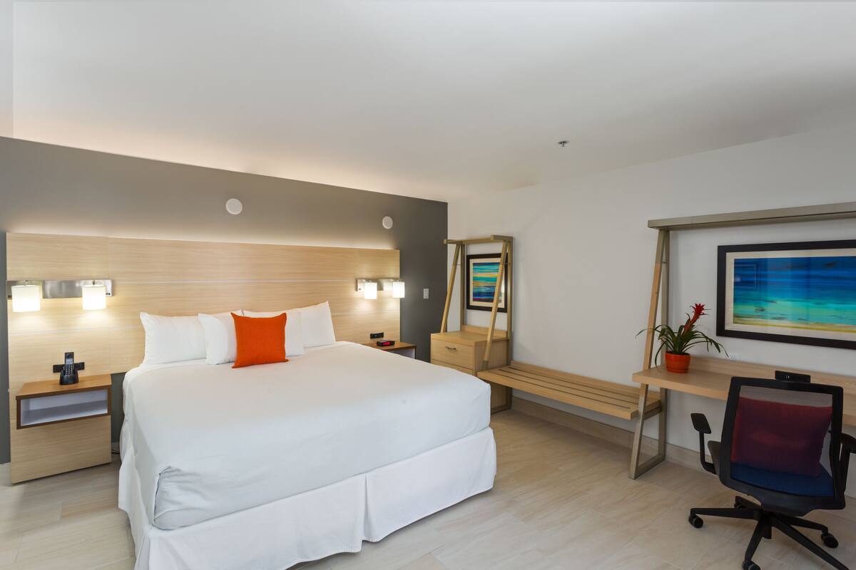 Premium bedding, pillowtop beds, in-room safe, desk