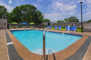 Seasonal outdoor pool, sun loungers