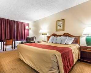 Desk, iron/ironing board, free WiFi, bed sheets - Econo Lodge (Eden)