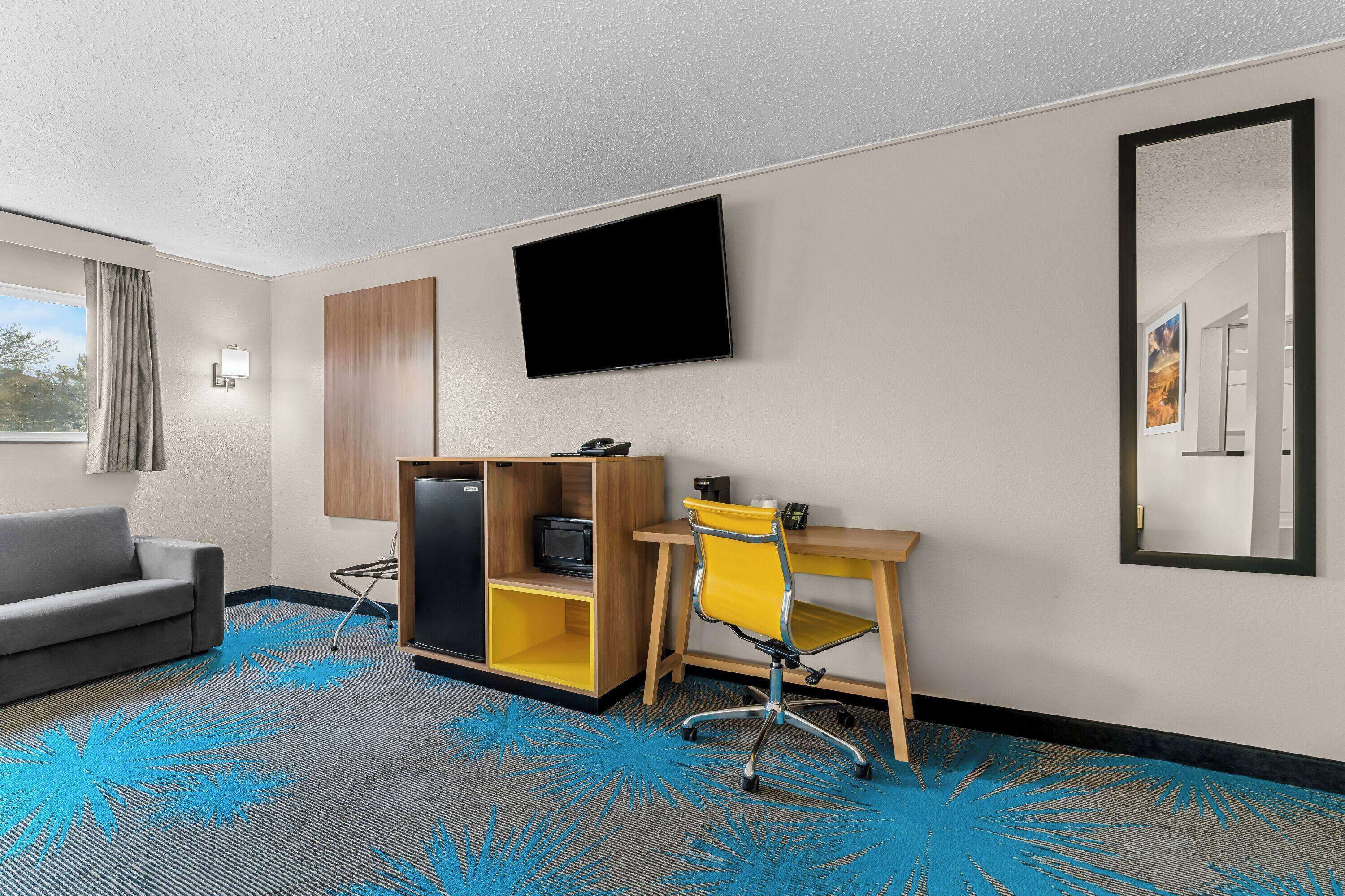 Studio Suite, 2 Queen Beds, Non Smoking | Desk, blackout drapes, iron/ironing board (on request), cribs (free)