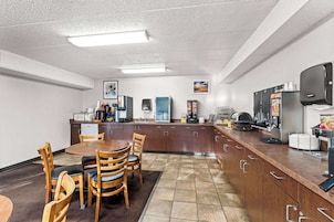 Free daily continental breakfast