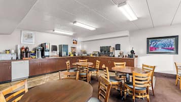 Free daily continental breakfast