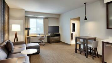 In-room safe, desk, iron/ironing board, free WiFi