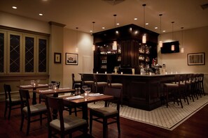 Bar (on property) - Hilton Pearl River (Pearl River)