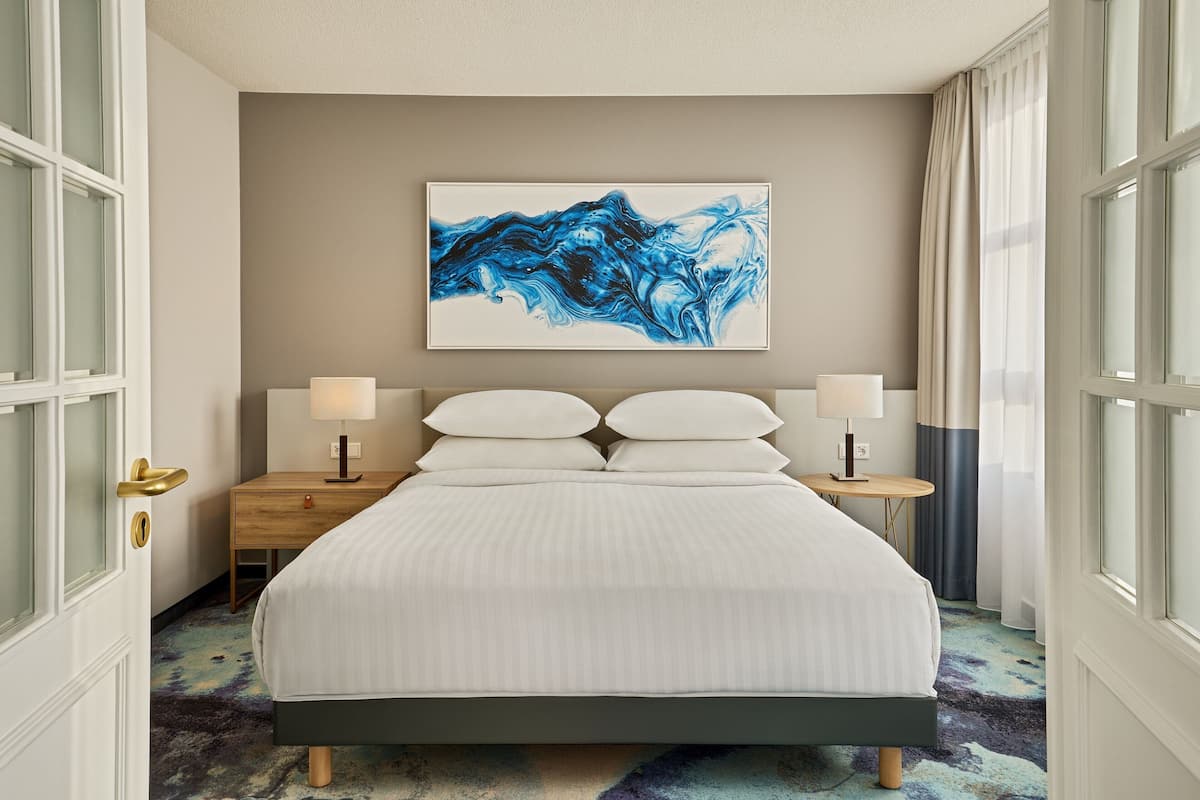Junior Suite, 1 Double Bed | 1 bedroom, premium bedding, pillowtop beds, in-room safe