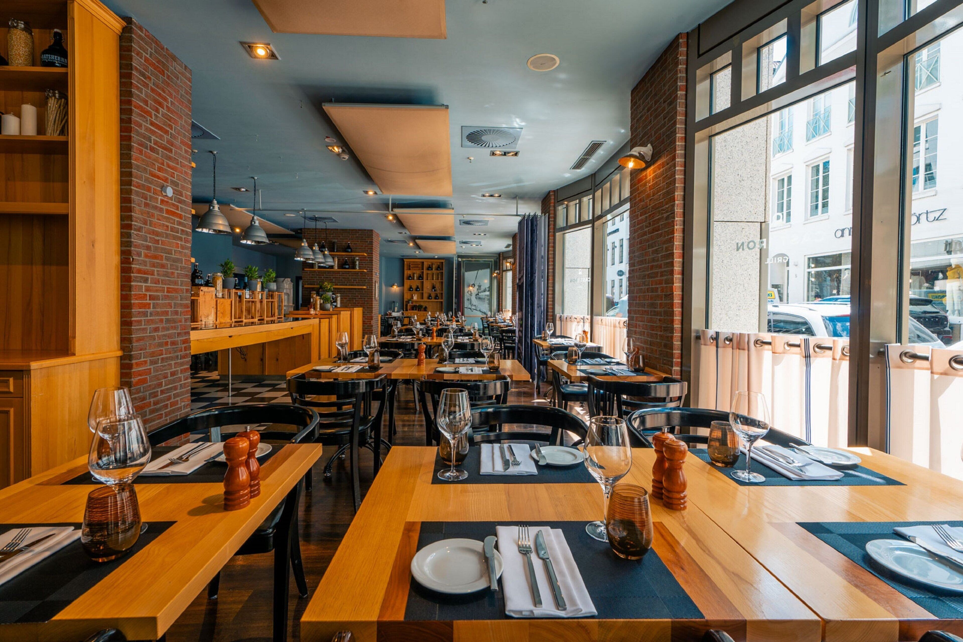 Se sirven desayunos, almuerzos, cenas y cocina regional 