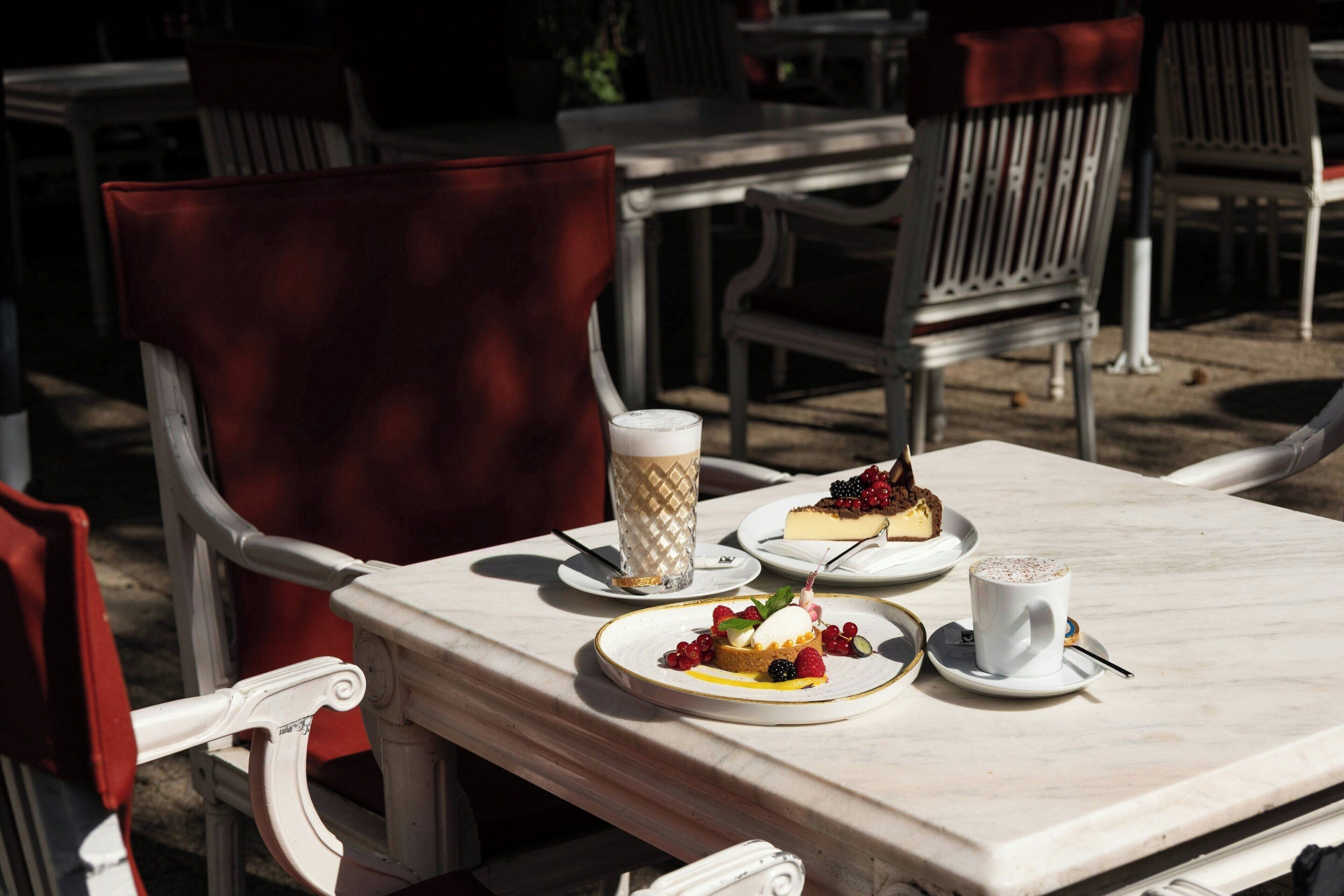 breakfast, lunch, dinner served; regional cuisine