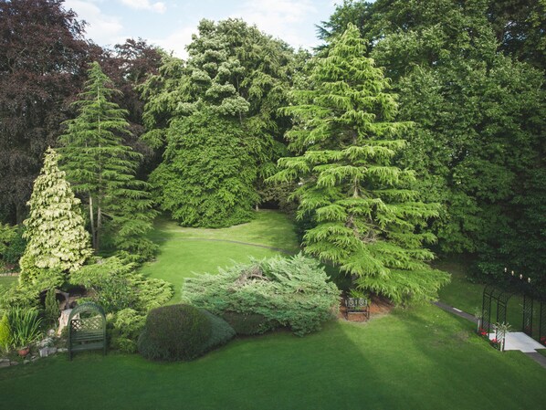 Garden - Oaklands Hall Hotel, Sure Hotel Collection by Best (Grimsby)