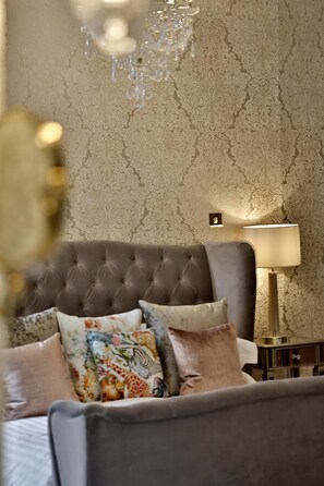 Junior Suite, 1 King Bed, Non Smoking | Premium bedding, desk, iron/ironing board, rollaway beds