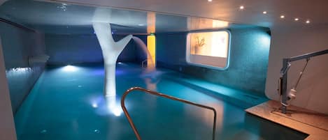 Couples treatment room(s), body treatments, body wraps, body scrubs