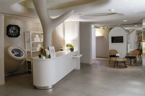Couples treatment room(s), body treatments, body wraps, body scrubs