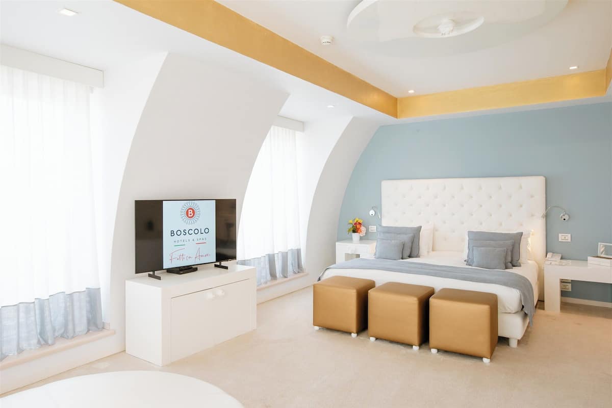 Presidential Suite | 1 bedroom, premium bedding, minibar, in-room safe