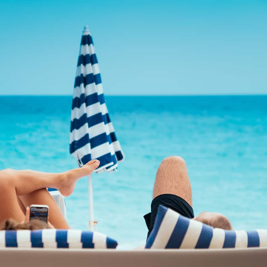 Plage privée à proximité, cabines (en supplément), chaises longues