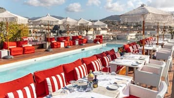 Indoor pool, outdoor pool, sun loungers