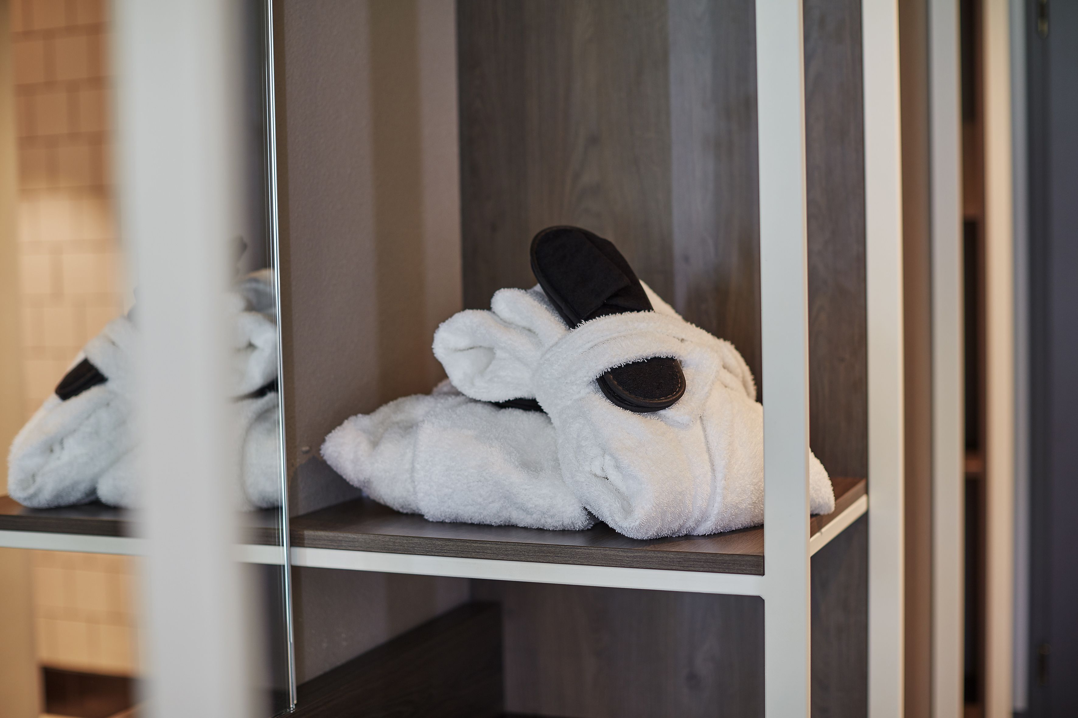 deluxe room | bathroom amenities | free toiletries, hair dryer, towels