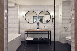 Loft (XL) | Baño | Artículos de higiene personal gratuitos, secador de pelo y toallas