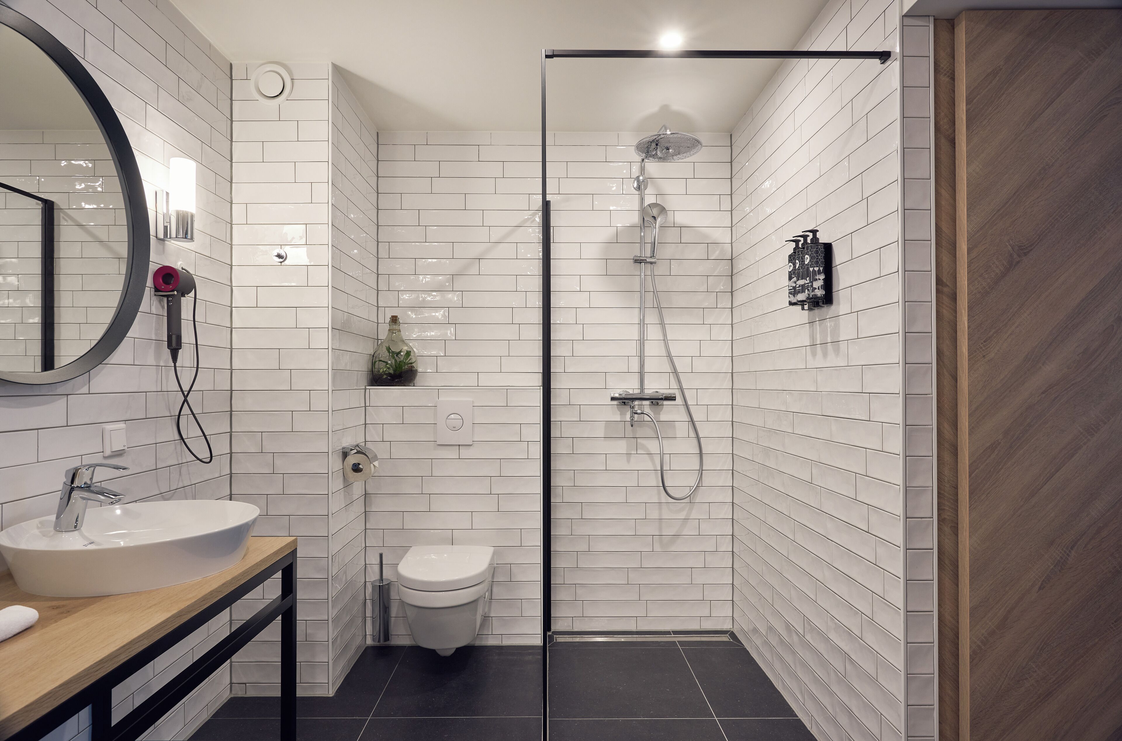 Loft (XL) | Badkamer | Gratis toiletartikelen, een haardroger, handdoeken, zeep