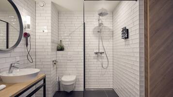 Loft (XL) | Badkamer | Gratis toiletartikelen, een haardroger, handdoeken, zeep