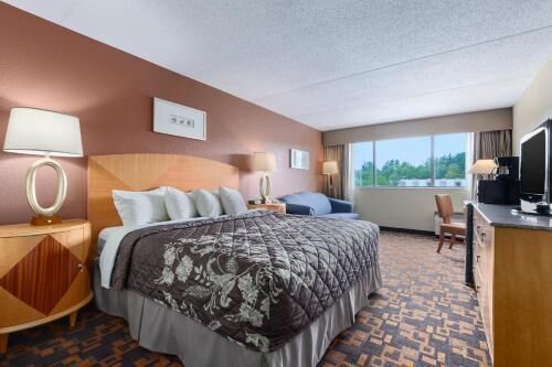Iron/ironing board, free cribs/infant beds, rollaway beds, free WiFi